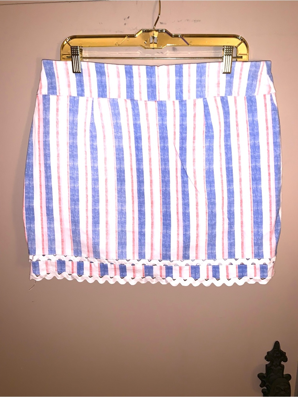 crown & ivy Blue and Pink Striped Scallop Hem Mini Skirt NWOT